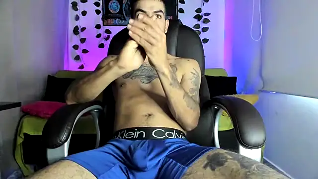 Snapshot of mikee_scooth chatting on 2, 10, 2025 mikee scooth online show from 2, 10, 2025