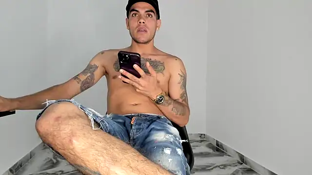 mikee scooth online show from 23, 3, 2026