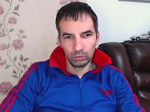 Snapshot of Leo_1617 chatting on 24, 11, 2025 Leo 1617 online show from 24, 11, 2025