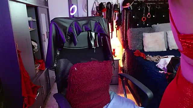 Snapshot of SamaraMartinez chatting on 14, 11, 2025 SamaraMartinez online show from 14, 11, 2025