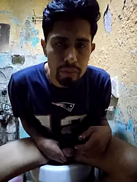 Snapshot of Menpolla_hot chatting on 9, 11, 2025 Menpolla hot online show from 9, 11, 2025