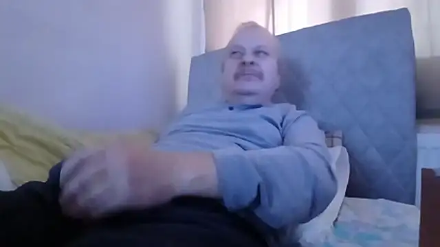 Snapshot of amylrmm1903 chatting on 16, 11, 2025 amylrmm1903 online show from 16, 11, 2025