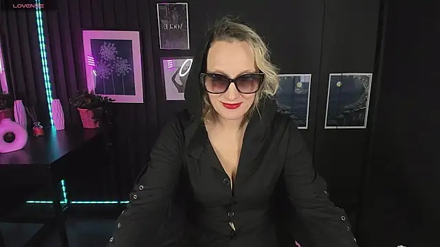 Snapshot of Queen_Anna_ chatting on 22, 12, 2024 Queen Anna online show from 22, 12, 2024