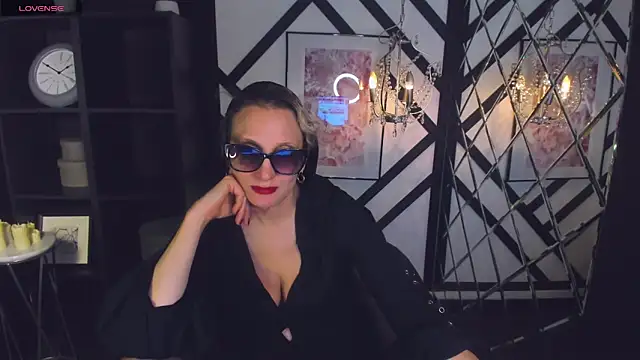 Snapshot of Queen_Anna_ chatting on 15, 1, 2025 Queen Anna online show from 15, 1, 2025