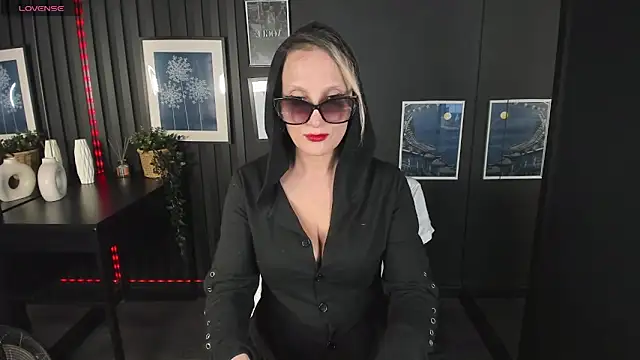 Snapshot of Queen_Anna_ chatting on 24, 1, 2025 Queen Anna online show from 24, 1, 2025