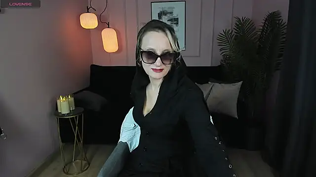 Snapshot of Queen_Anna_ chatting on 30, 1, 2025 Queen Anna online show from 30, 1, 2025