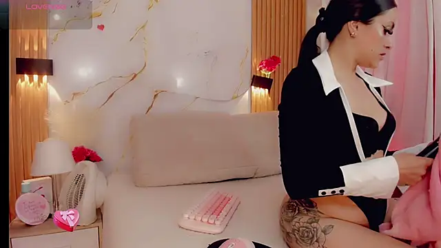 Snapshot of BrendaSquirtx chatting on 28, 11, 2025 BrendaSquirtx online show from 28, 11, 2025