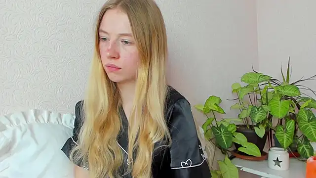 Snapshot of minidivaa_ chatting on 10, 1, 2025 minidivaa online show from 10, 1, 2025