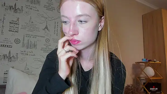 Snapshot of minidivaa_ chatting on 11, 9, 2025 minidivaa online show from 11, 9, 2025