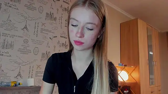 Snapshot of minidivaa_ chatting on 12, 9, 2025 minidivaa online show from 12, 9, 2025