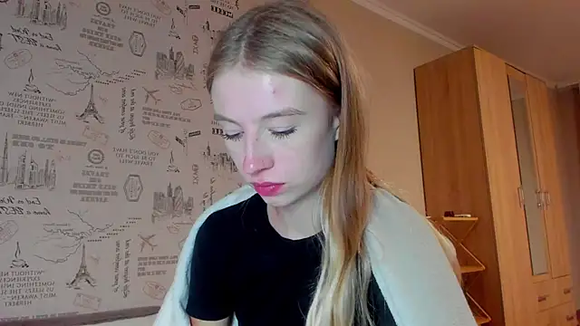 Snapshot of minidivaa_ chatting on 21, 9, 2025 minidivaa online show from 21, 9, 2025