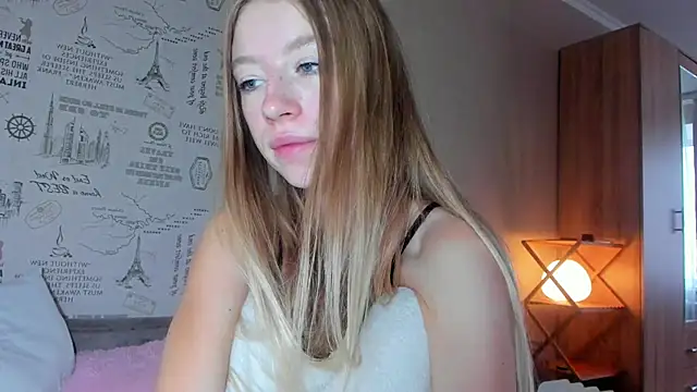 Snapshot of minidivaa_ chatting on 5, 10, 2025 minidivaa online show from 5, 10, 2025