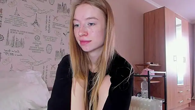 Snapshot of minidivaa_ chatting on 17, 10, 2025 minidivaa online show from 17, 10, 2025