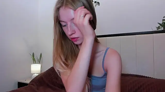 Snapshot of minidivaa_ chatting on 23, 10, 2025 minidivaa online show from 23, 10, 2025