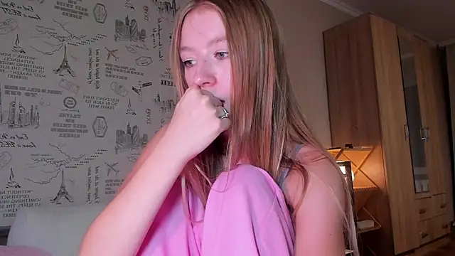 Snapshot of minidivaa_ chatting on 25, 10, 2025 minidivaa online show from 25, 10, 2025