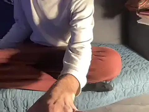 4small4inchlol online show from 4, 1, 2025