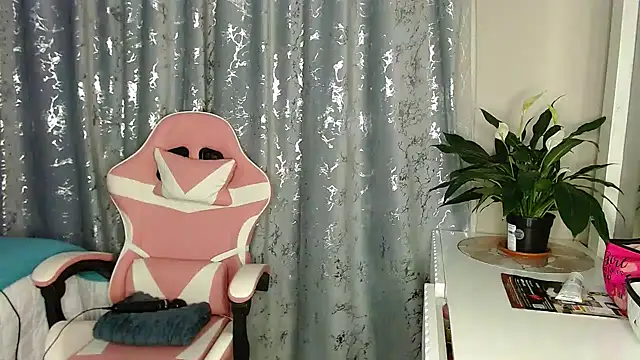 Snapshot of MissBigNipples chatting on 15, 7, 2026 MissBigNipples online show from 15, 7, 2026