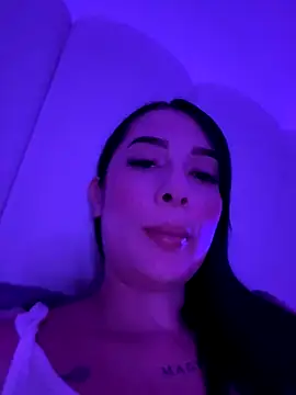 Libia James online show from 21, 11, 2025