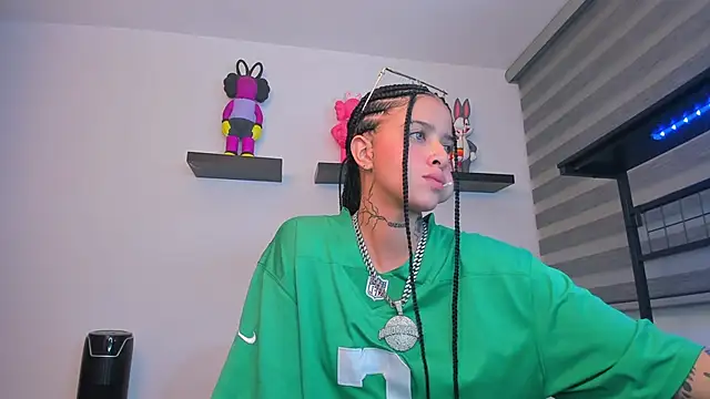 Gangster Girl online show from 19, 12, 2025