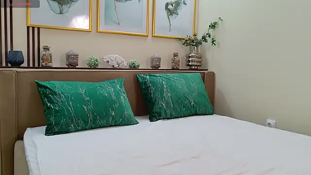 Snapshot of JESSYKA chatting on 10, 2, 2025 JESSYKA online show from 10, 2, 2025