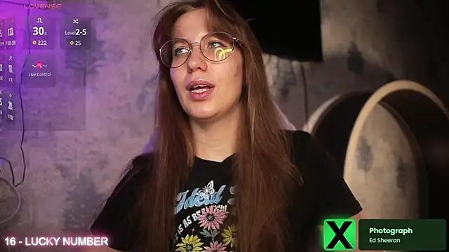 Snapshot of ms_allison_w chatting on 17, 11, 2025 ms allison w online show from 17, 11, 2025