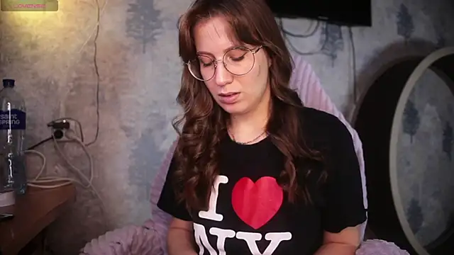 Snapshot of ms_allison_w chatting on 19, 11, 2025 ms allison w online show from 19, 11, 2025