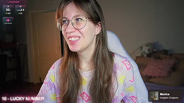 Snapshot of ms_allison_w chatting on 17, 5, 2026 ms allison w online show from 17, 5, 2026