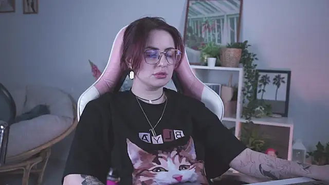 Lana  May online show from 14, 3, 2025