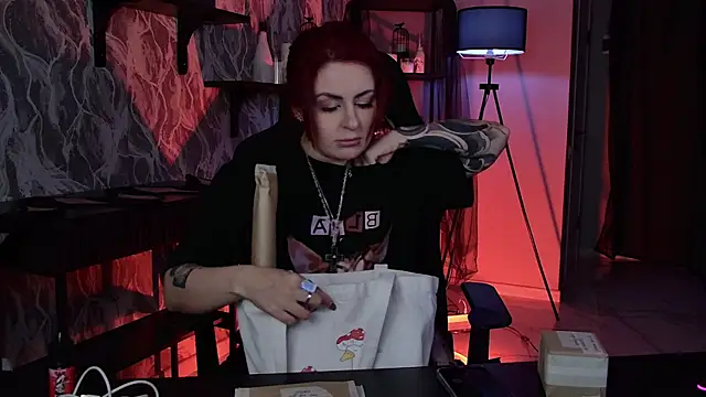 Snapshot of Lana__May chatting on 17, 12, 2025 Lana May online show from 17, 12, 2025