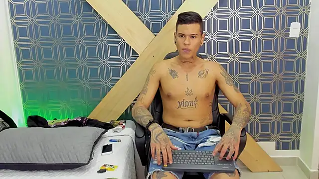 Snapshot of jamesinked_ chatting on 31, 12, 2024 jamesinked  online show from 31, 12, 2024