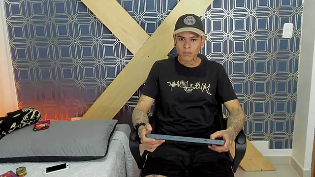Snapshot of jamesinked_ chatting on 9, 1, 2025 jamesinked  online show from 9, 1, 2025