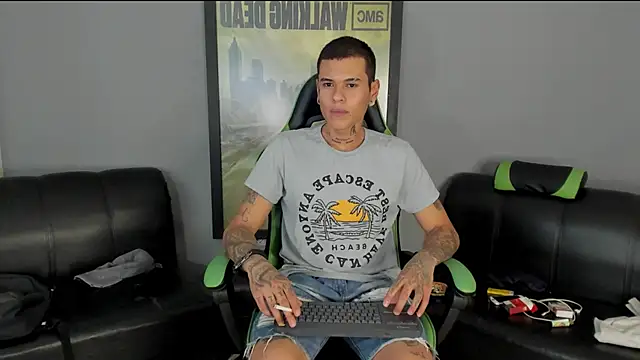 Snapshot of jamesinked_ chatting on 13, 1, 2025 jamesinked  online show from 13, 1, 2025