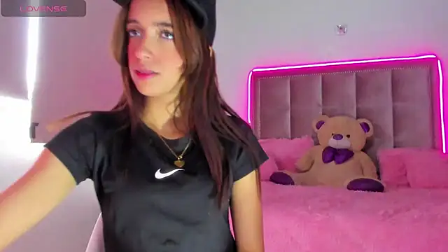 Snapshot of Melody_Ds chatting on 4, 1, 2025 Melody Ds online show from 4, 1, 2025