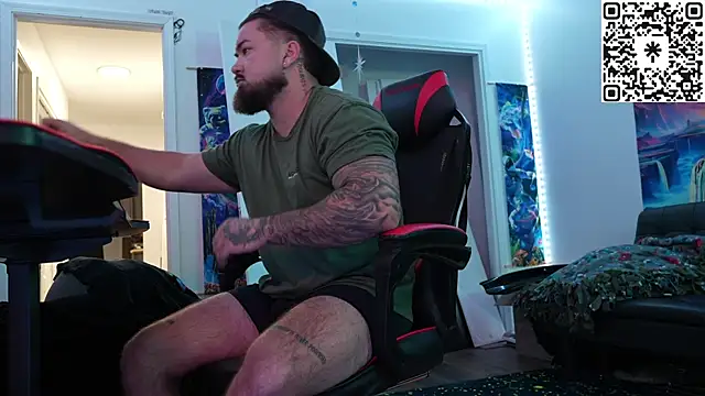 Snapshot of B_The_Creator_X chatting on 15, 12, 2025 B The Creator X online show from 15, 12, 2025