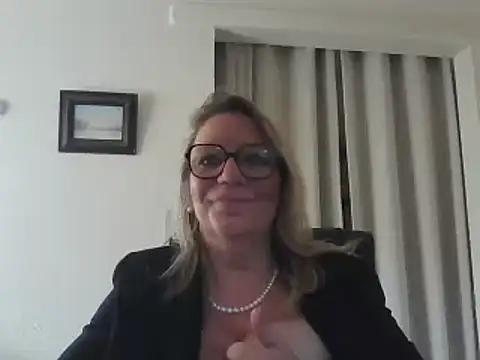Snapshot of Silkesquirt chatting on 10, 1, 2025 Silkesquirt online show from 10, 1, 2025