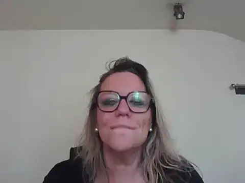 Snapshot of Silkesquirt chatting on 6, 3, 2025 Silkesquirt online show from 6, 3, 2025
