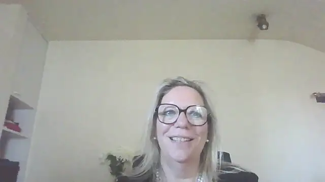Snapshot of Silkesquirt chatting on 19, 9, 2025 Silkesquirt online show from 19, 9, 2025