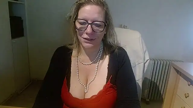 Snapshot of Silkesquirt chatting on 8, 10, 2025 Silkesquirt online show from 8, 10, 2025