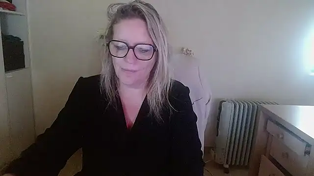 Snapshot of Silkesquirt chatting on 10, 10, 2025 Silkesquirt online show from 10, 10, 2025