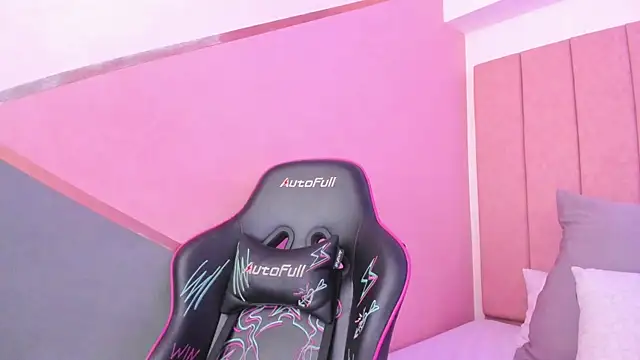 Snapshot of lilith_noahh chatting on 17, 1, 2025 lilith noahh online show from 17, 1, 2025