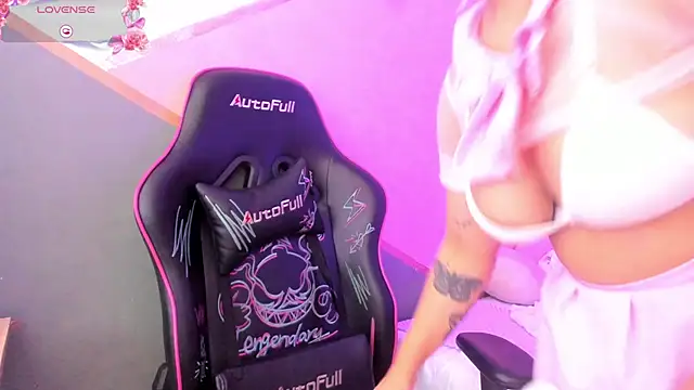 Snapshot of lilith_noahh chatting on 25, 2, 2025 lilith noahh online show from 25, 2, 2025