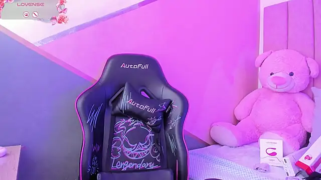 Snapshot of lilith_noahh chatting on 8, 3, 2025 lilith noahh online show from 8, 3, 2025