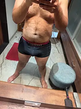 Snapshot of versatile_guy01 chatting on 5, 2, 2026 versatile guy01 online show from 5, 2, 2026