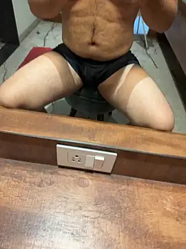 Snapshot of versatile_guy01 chatting on 22, 3, 2026 versatile guy01 online show from 22, 3, 2026