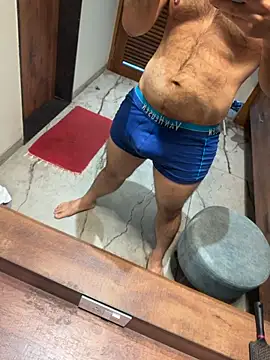 Snapshot of versatile_guy01 chatting on 6, 8, 2026 versatile guy01 online show from 6, 8, 2026