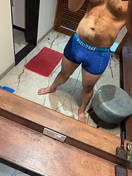 Snapshot of versatile_guy01 chatting on 9, 8, 2026 versatile guy01 online show from 9, 8, 2026