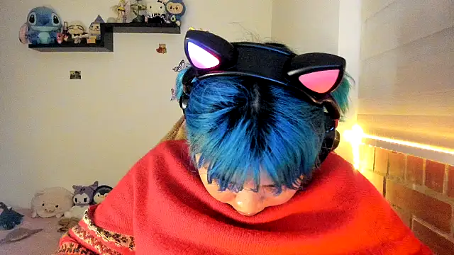 Shaddycute  online show from 18, 12, 2025