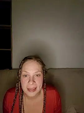 katiestevens online show from 28, 10, 2025