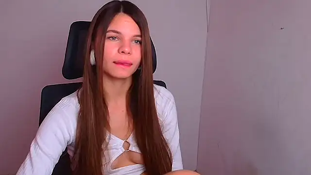 Snapshot of Hanna_Way chatting on 8, 12, 2024 Hanna Way online show from 8, 12, 2024