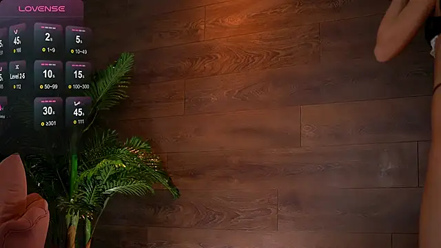 KairaAndrews online show from 6, 4, 2026